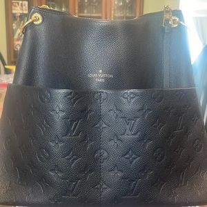 Louis Vuitton Maida Hobo in Black